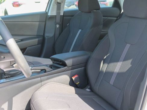 New 2026 Hyundai Elantra SE image 8