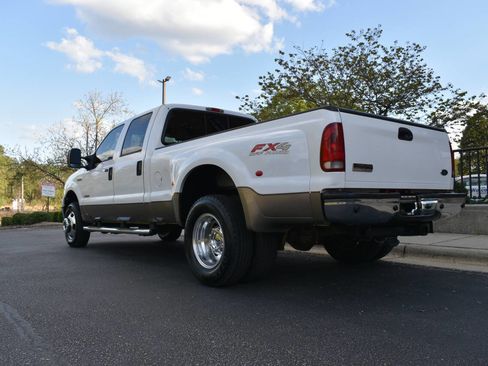 Used 2006 Ford F350 Lariat image 31