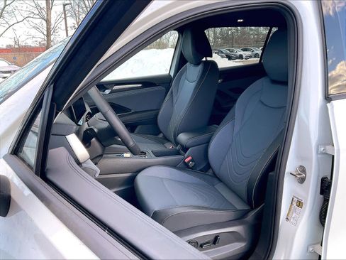 New 2026 Volkswagen Tiguan SE R-Line AWD/4WD image 11