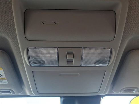 Used 2024 Nissan Frontier SV w/ SV Convenience Package image 19