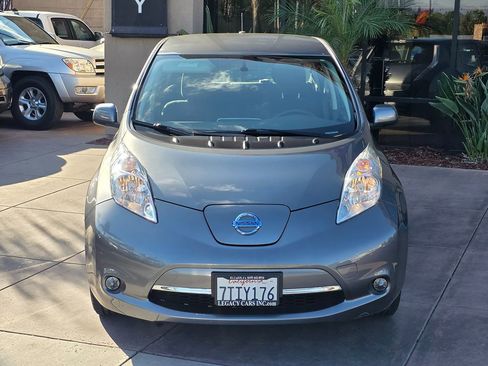 Used 2015 Nissan Leaf SV image 4