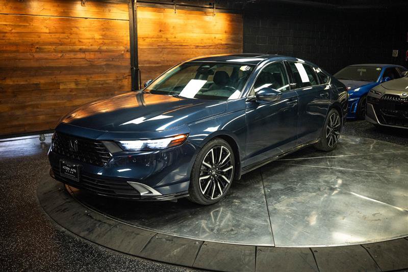 Used 2025 Honda Accord Touring image 2