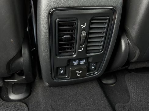 Used 2019 Jeep Grand Cherokee Summit image 21