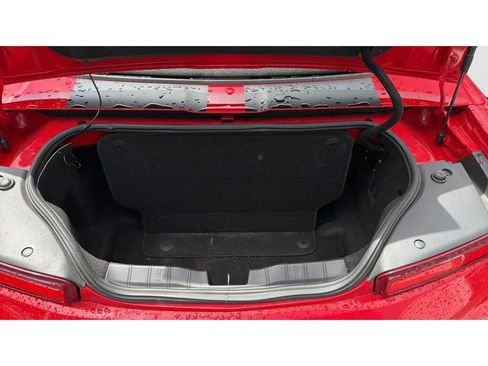 Used 2018 Chevrolet Camaro SS RWD image 40
