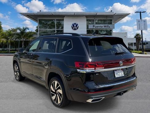 Certified 2024 Volkswagen Atlas SE w/ Panoramic Sunroof Package FWD image 4