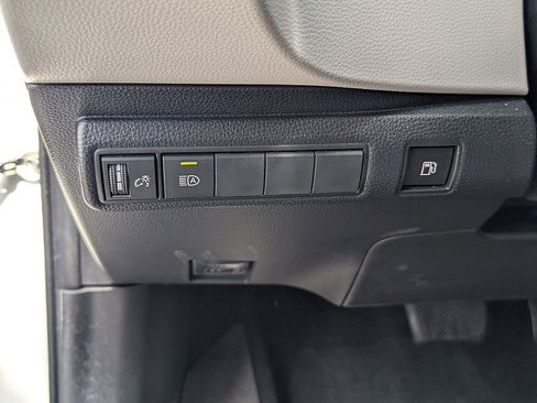 Used 2022 Toyota Corolla LE image 26