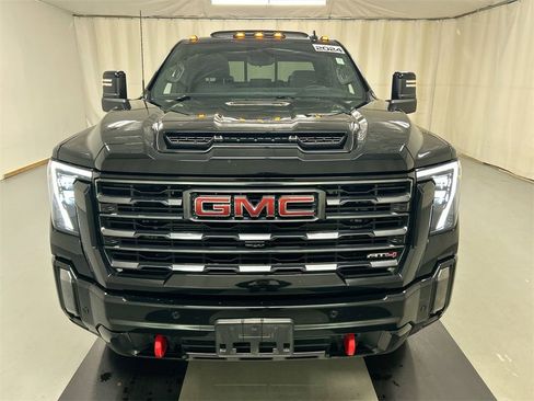 Used 2024 GMC Sierra 2500 AT4 w/ AT4 Premium Plus Package image 3