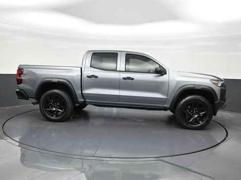 Used 2025 Chevrolet Colorado Trail Boss AWD/4WD image 7