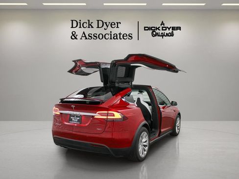 Used 2018 Tesla Model X 75D AWD/4WD image 1