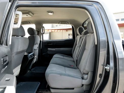 Used 2013 Toyota Tundra 4x4 CrewMax image 35