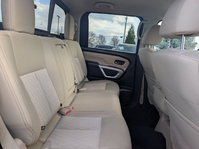 Used 2017 Nissan Titan SV AWD/4WD image 17