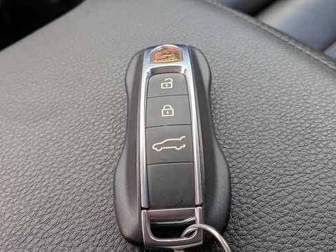 Used 2023 Porsche Cayenne AWD/4WD image 35