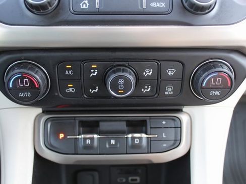 Used 2021 GMC Acadia Denali w/ Denali Technology Package image 37