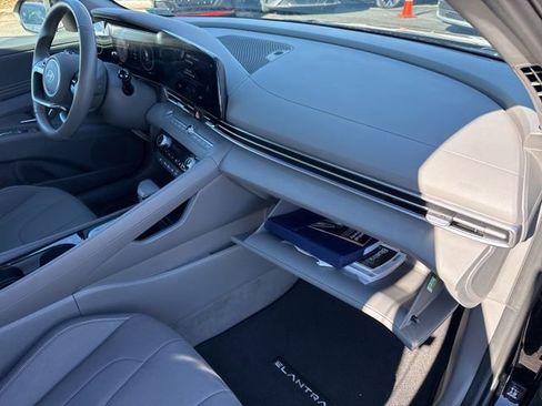 Certified 2025 Hyundai Elantra SEL w/ Cargo Package image 28