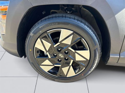 Used 2024 Hyundai Kona SEL image 7
