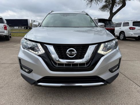 Used 2019 Nissan Rogue SL image 2