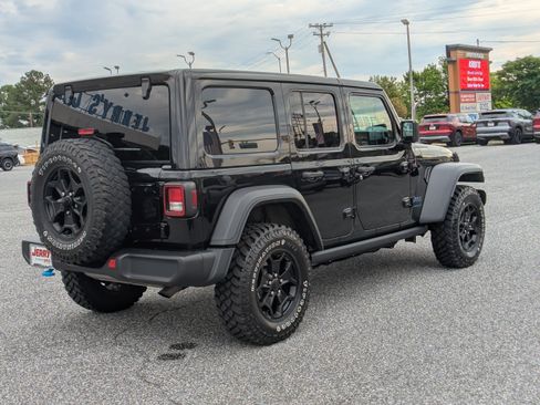 Used 2023 Jeep Wrangler Unlimited w/ Cold Weather Group AWD/4WD image 9