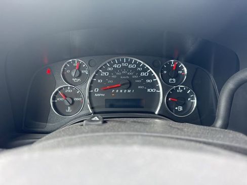 New 2025 Chevrolet Express 3500 RWD image 11