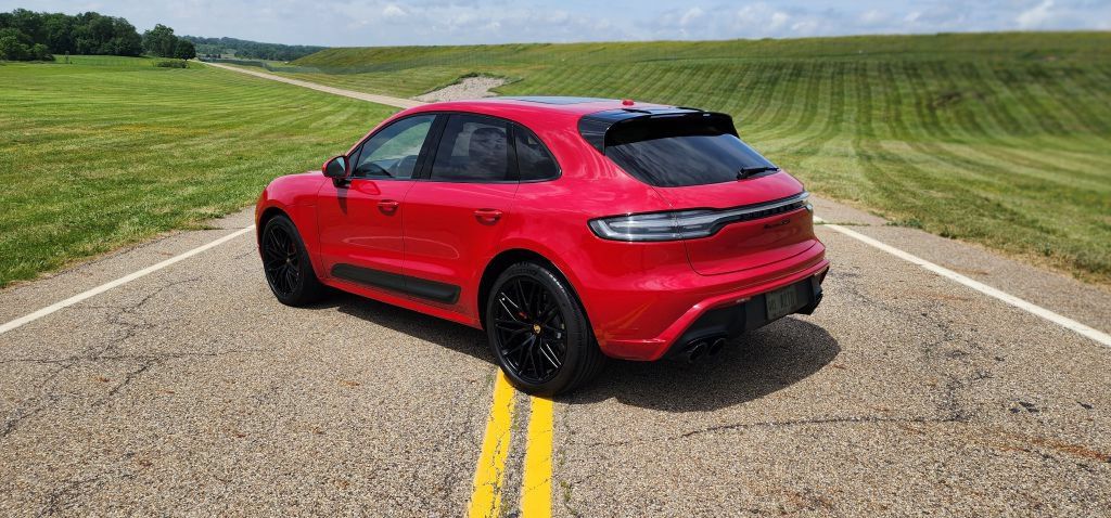 Used 2022 Porsche Macan GTS AWD/4WD image 8