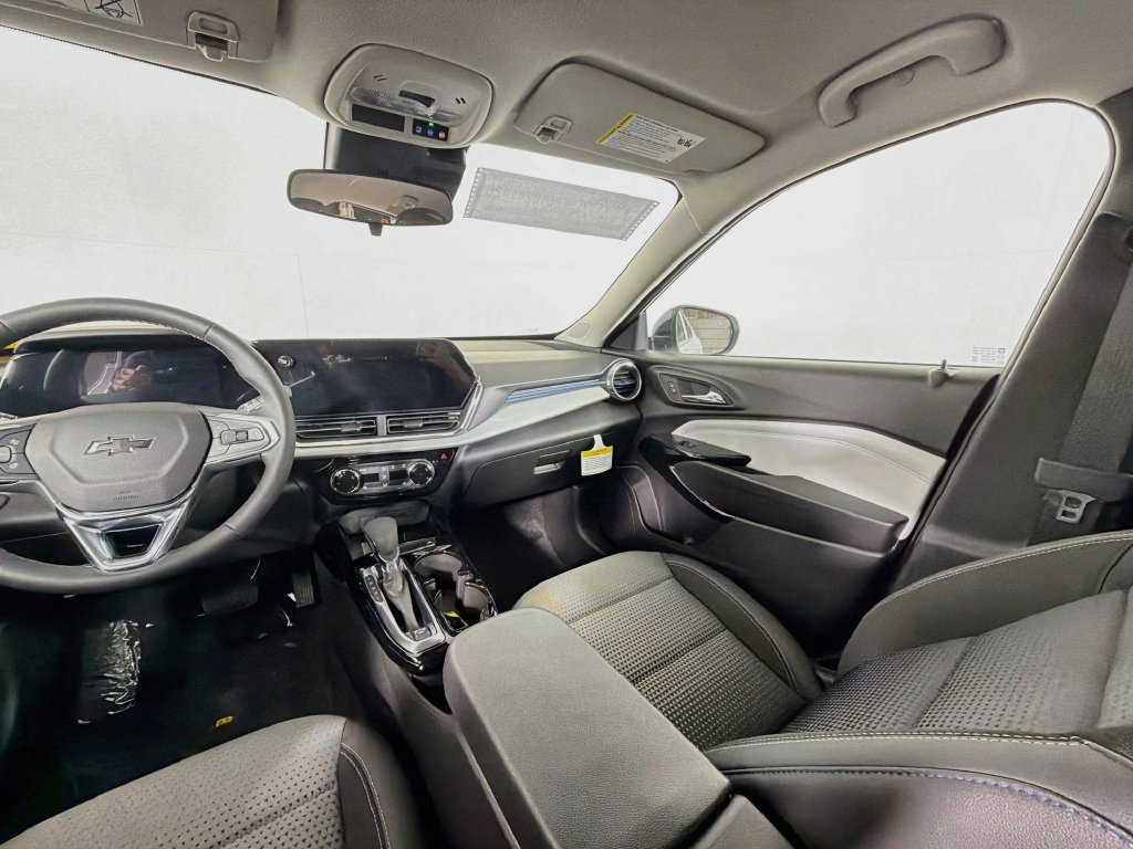 New 2026 Chevrolet Trax LT w/ Driver Confidence Package FWD image 20