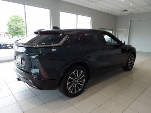 Used 2024 Cadillac Lyriq Sport AWD/4WD image 4