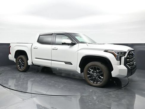 Used 2024 Toyota Tundra Platinum AWD/4WD image 3