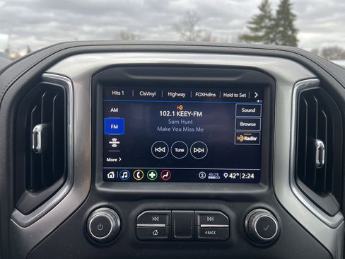 Used 2020 Chevrolet Silverado 1500 RST image 22