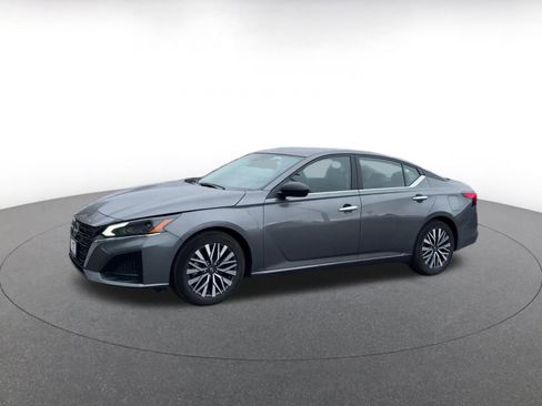 Used 2025 Nissan Altima 2.5 SV image 8