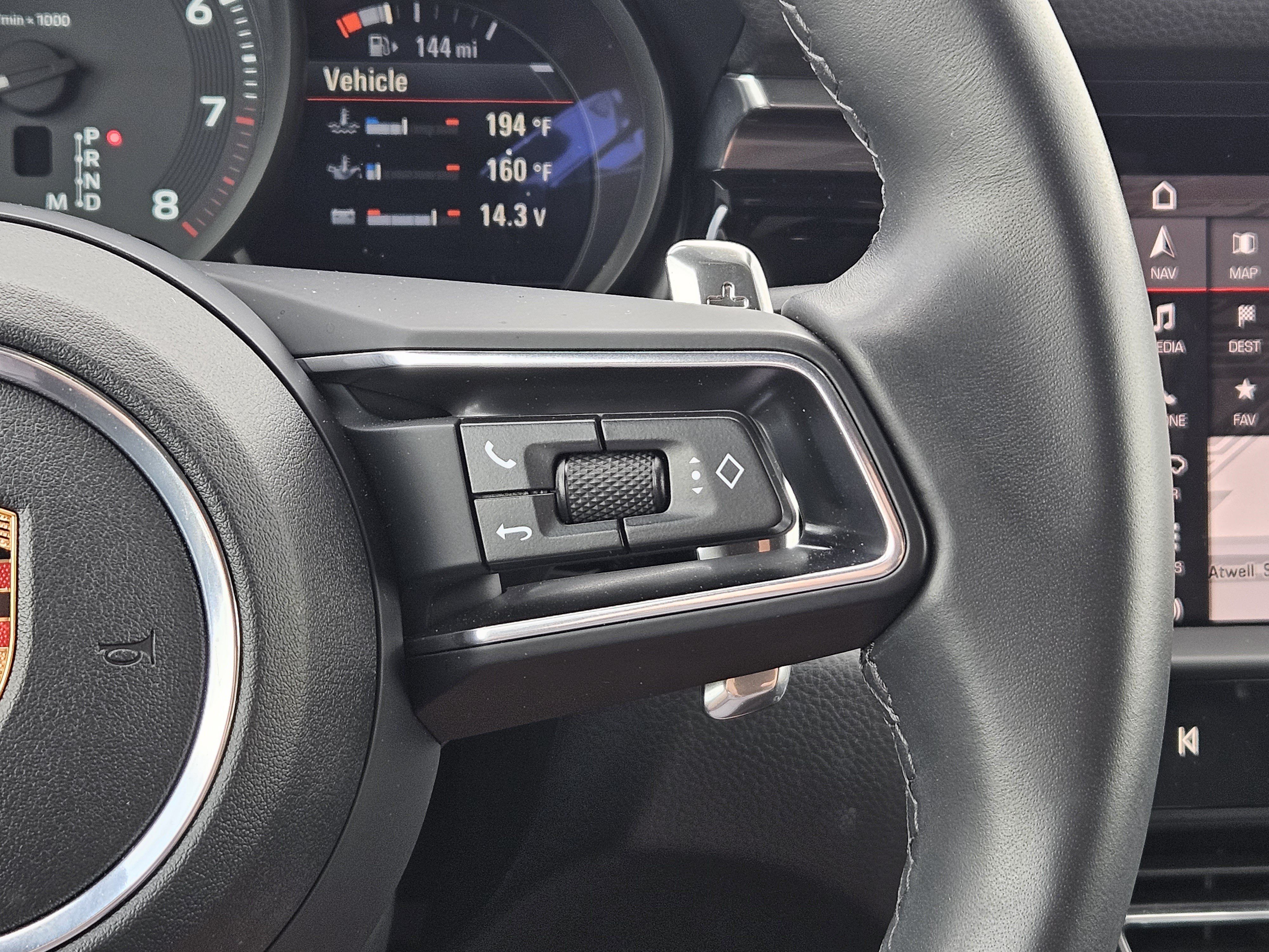 Certified 2026 Porsche Macan AWD/4WD image 27