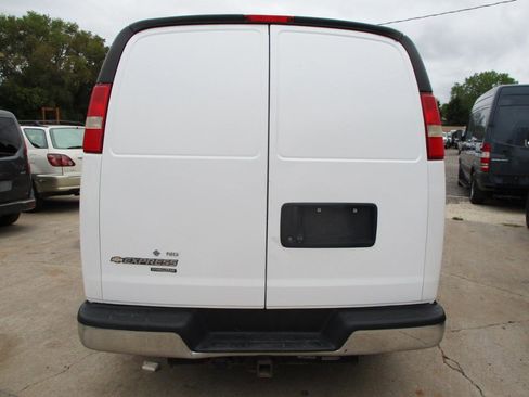 Used 2013 Chevrolet Express 2500 RWD image 5