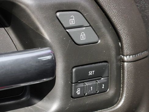 Used 2023 GMC Sierra 3500 Denali w/ Denali Ultimate Package image 16