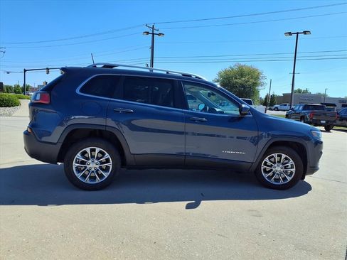 Certified 2021 Jeep Cherokee Latitude Lux w/ Comfort/Convenience Group image 32