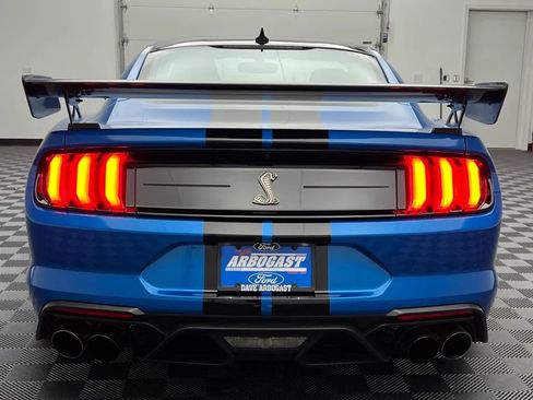 Used 2021 Ford Mustang Shelby GT500 w/ Carbon Fiber Track Pack RWD image 7