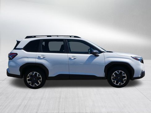 Certified 2025 Subaru Forester Premium AWD/4WD image 8