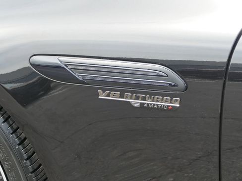 Used 2023 Mercedes-Benz SL 63 AMG 4MATIC w/ Driver Assistance Package image 11