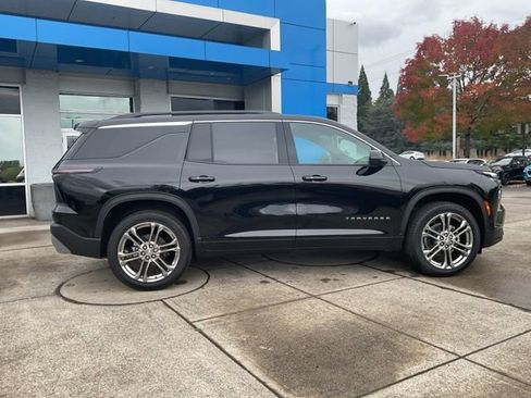 New 2025 Chevrolet Traverse LT w/ Enhanced Driving Package image 9