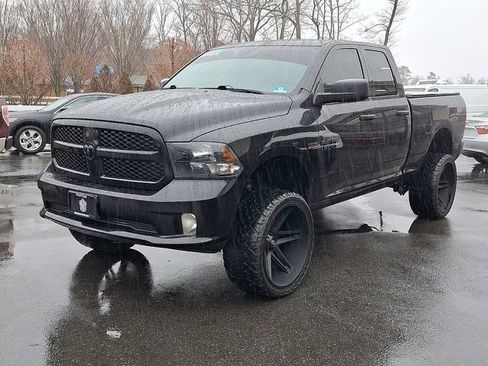 Used 2017 RAM 1500 Express w/ Black Ram 1500 Express Group AWD/4WD image 3