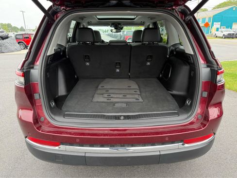 Used 2023 Jeep Grand Cherokee 4WD 4xe image 8