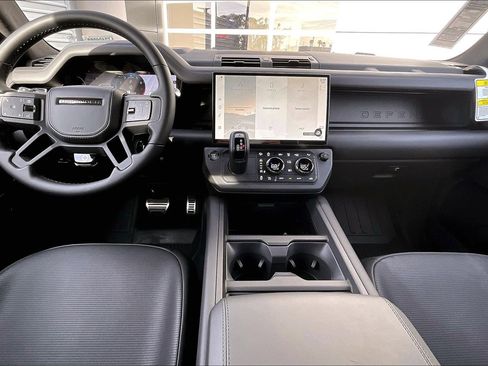 New 2026 Land Rover Defender 110 OCTA image 5