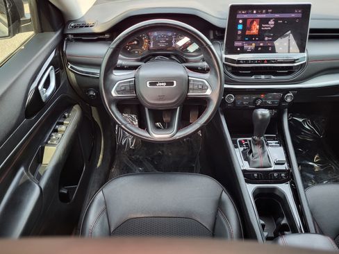 Used 2022 Jeep Compass Trailhawk w/ Trailhawk Convenience Group AWD/4WD image 26