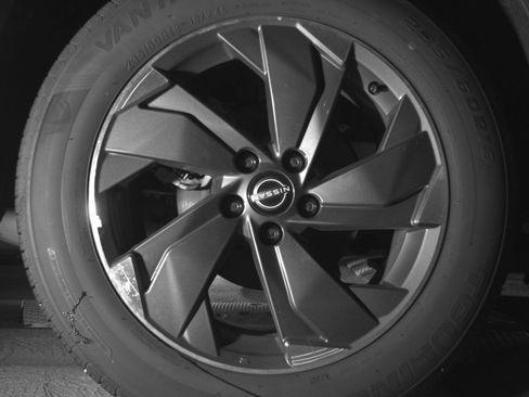 Used 2025 Nissan Rogue SV FWD image 18