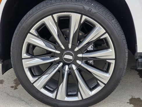 Used 2025 Cadillac Escalade ESV Premium Luxury Platinum w/ LPO, Floor Liner Package AWD/4WD image 11