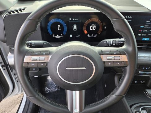 Used 2025 Hyundai Kona SEL image 18