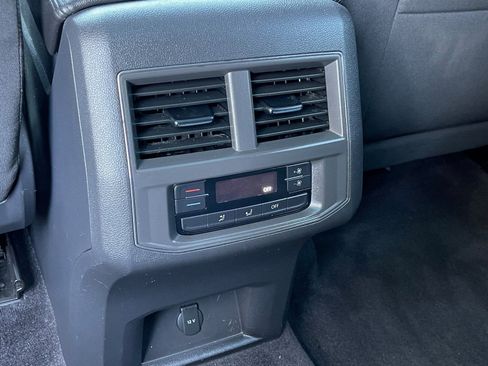 Used 2018 Volkswagen Atlas Launch Edition image 17