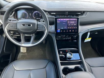 New 2025 Jeep Grand Cherokee Limited w/ Black Appearance Package