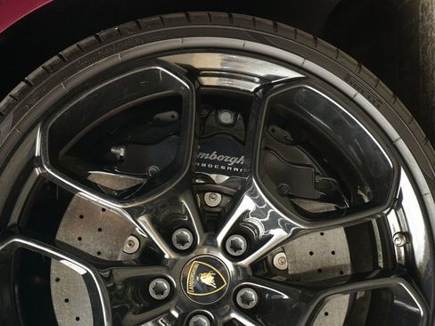 Used 2016 Lamborghini Huracan LP 610-4 AWD/4WD image 25