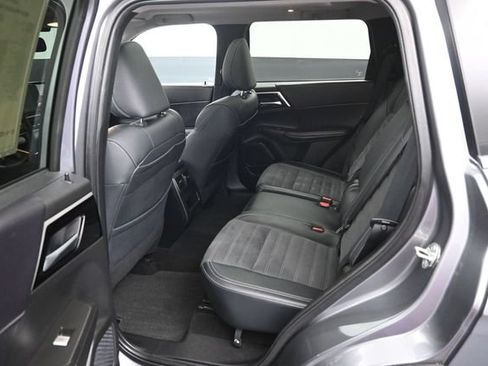Used 2024 Mitsubishi Outlander SE AWD/4WD image 10