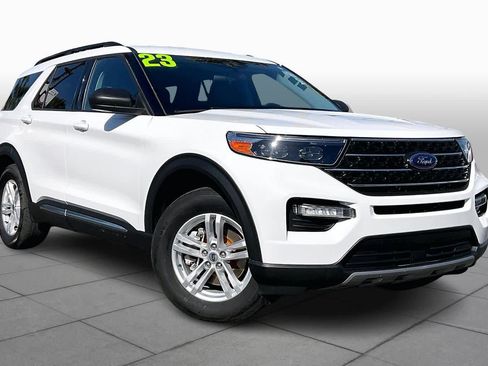 Used 2023 Ford Explorer XLT w/ Equipment Group 202A image 2