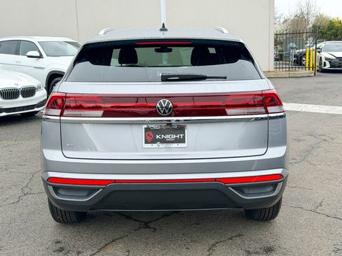 New 2026 Volkswagen Atlas Cross Sport SE FWD image 9