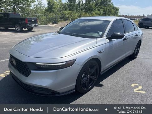 Used 2023 Honda Accord Sport image 3